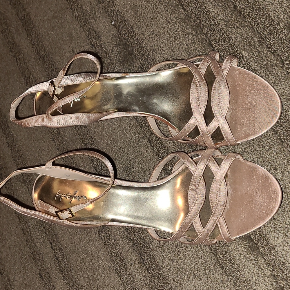 NWOT Jacqueline Ferrar Heels